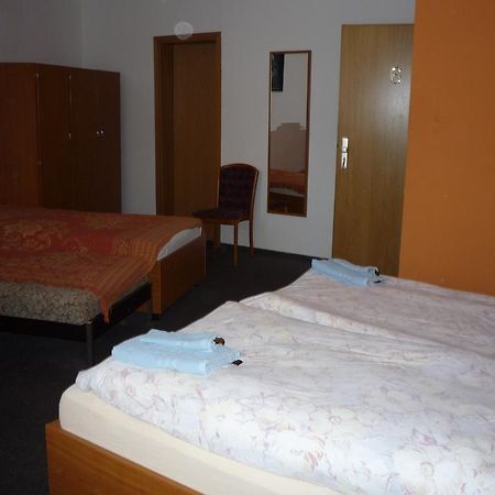Gasthof & Pension Hause Halle  客房 照片