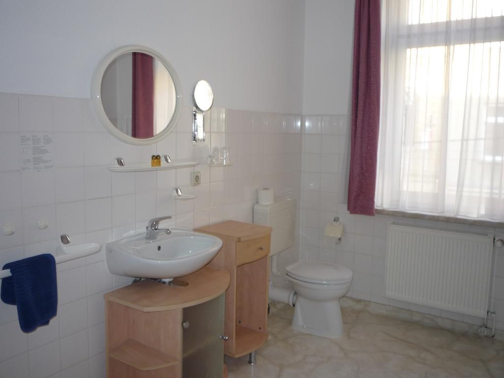 Gasthof & Pension Hause Halle  客房 照片