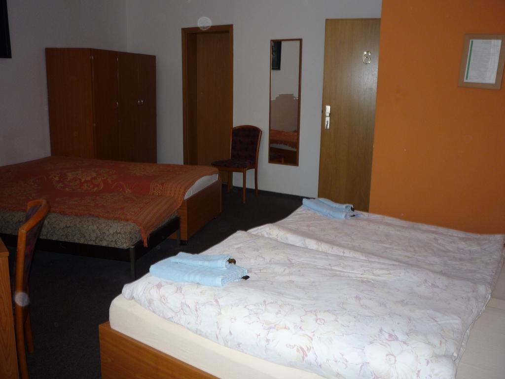 Gasthof & Pension Hause Halle  客房 照片